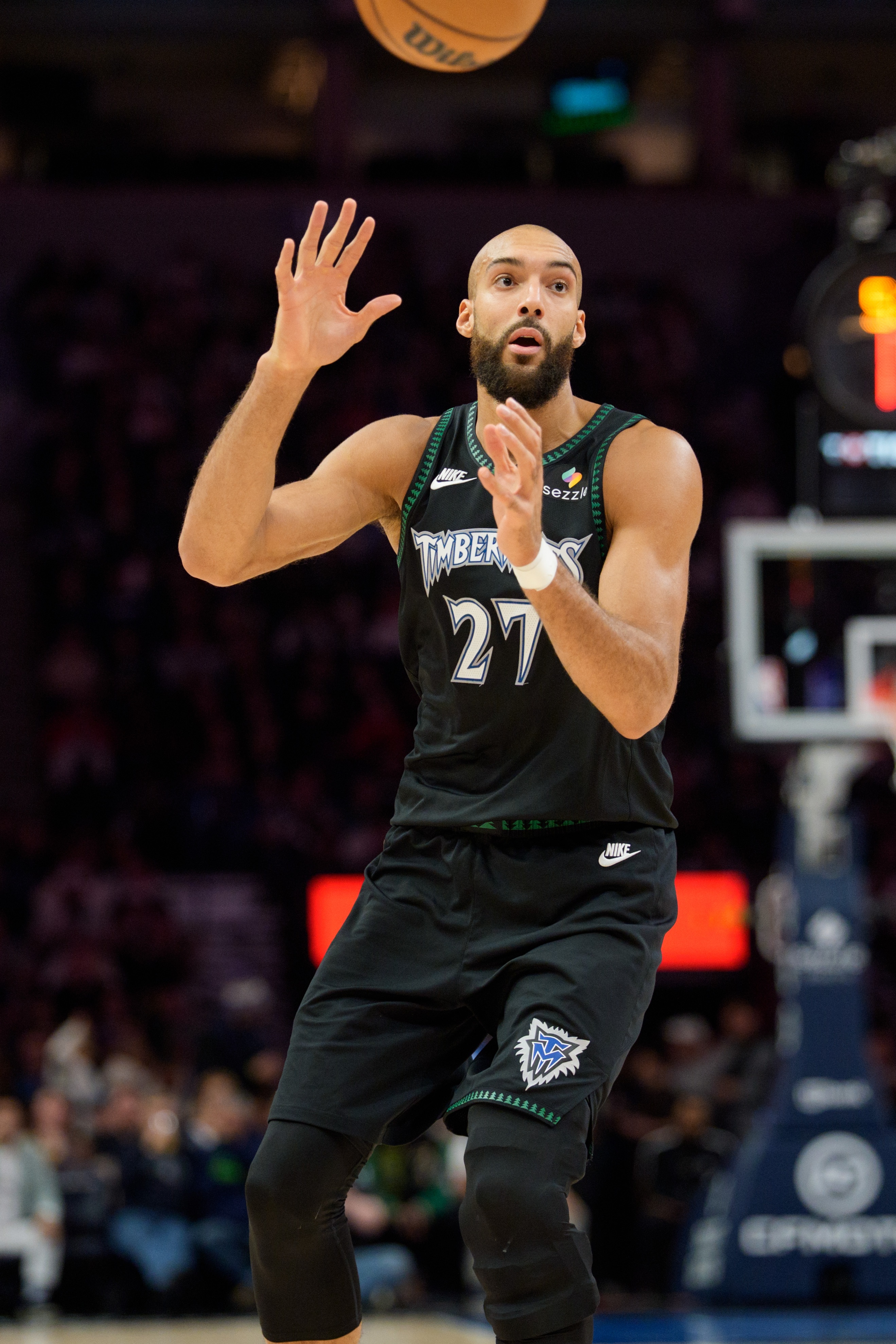 开云体育-皮尔斯：戈贝尔不能一直被奥尼尔霸凌却不还手 必须想办法反抗