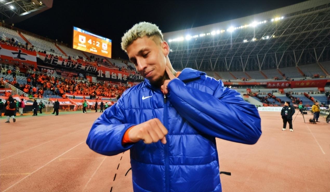 开云体育官网-吉翔已身披江苏常晋队战袍亮相，离开鲁能后表现不俗，值得期待